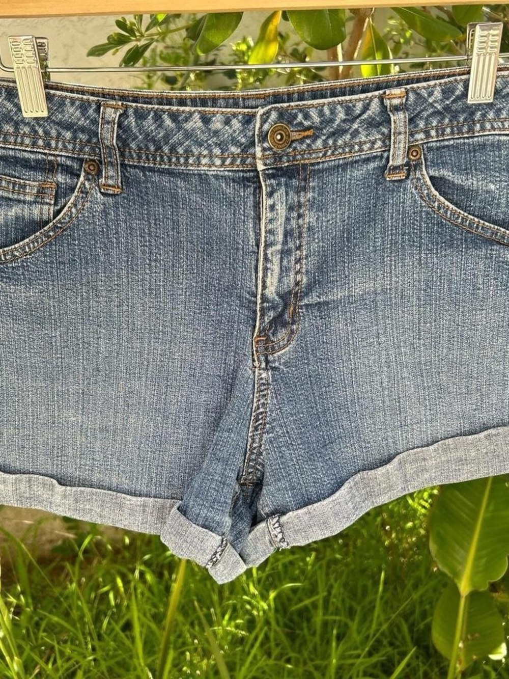 Vintage 1990s St. John’s Bay Stretch Denim Shorts Women’s 12 32 Waist Hong Kong
